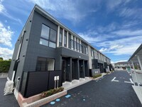 リリウム・トリア