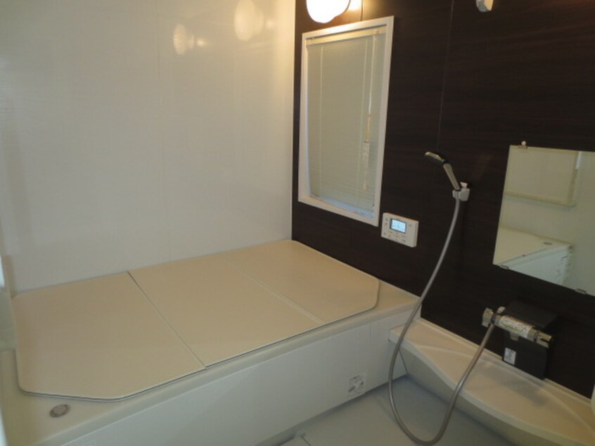 バス／シャワールーム等 長命ケ丘四丁目貸家