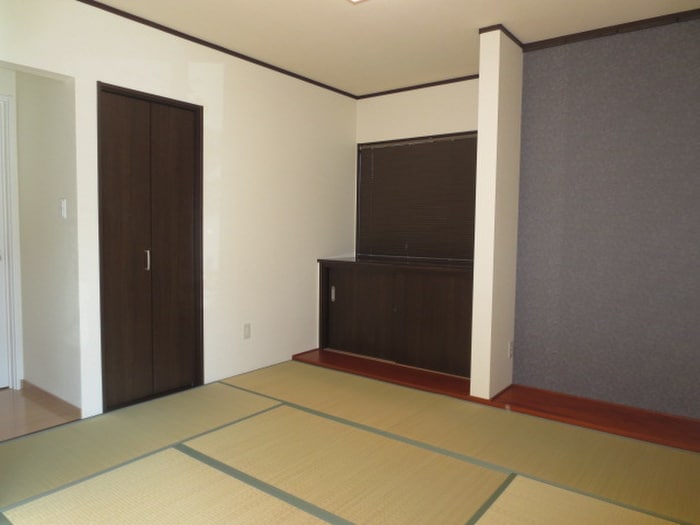 居室 長命ケ丘四丁目貸家