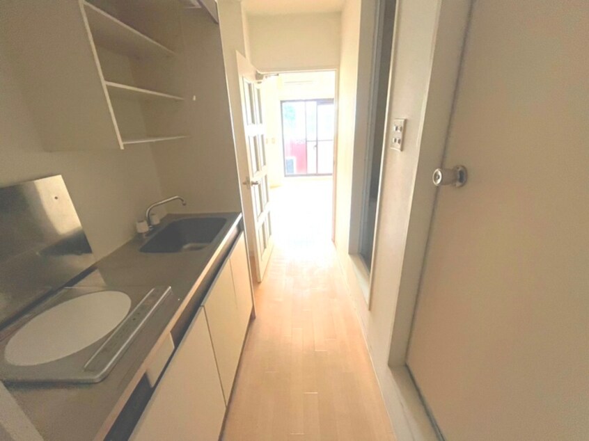 廊下 ロイヤルパーク若林