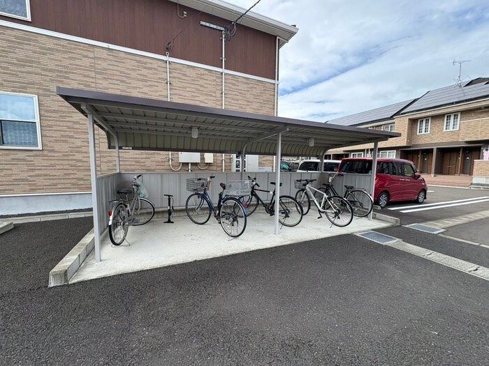 駐輪場 ストロベリーハウスⅢ