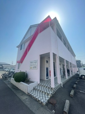 ﾎﾜｲﾄｷｬｯｽﾙ南小泉ビレジC棟