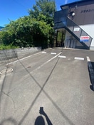 駐車場 ブラウンハウス