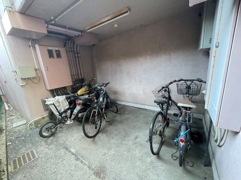 駐輪場 メイゾン西多賀