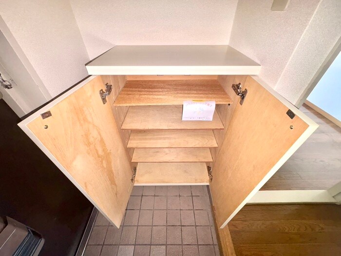 靴箱 ルベール栄