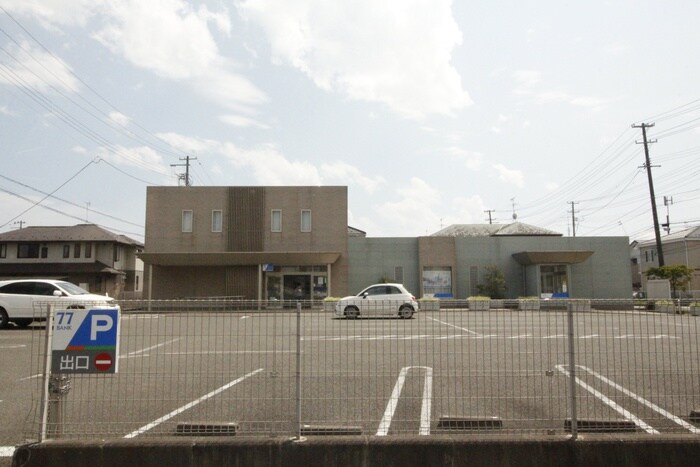 七十七銀行 岩沼支店(銀行)まで1400m ルベール栄