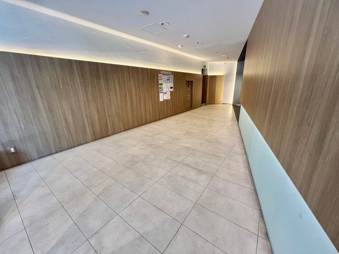 エントランス部分 Ｌａ　Ｄｏｕｃｅｕｒ榴ヶ岡