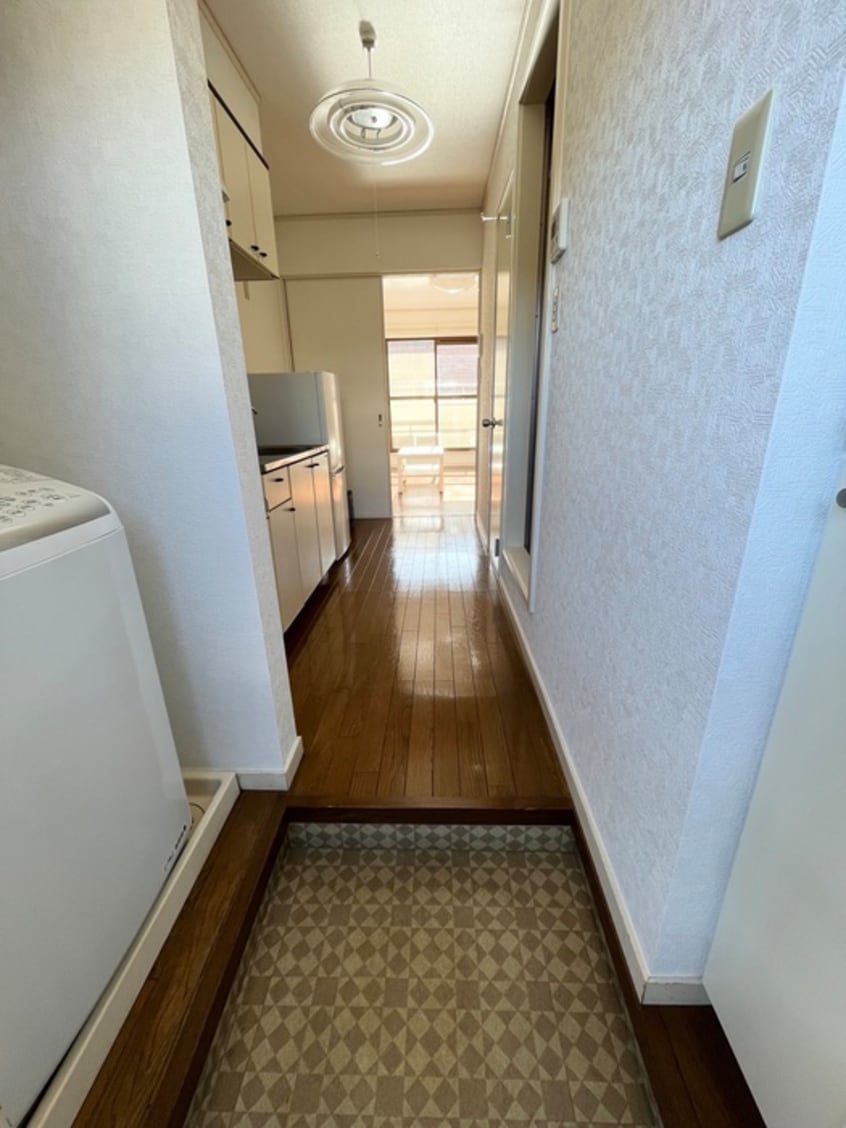 玄関 国見パーソナルメインビル