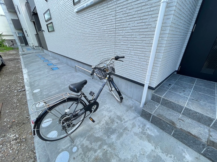 駐輪場 REGALEST First咲