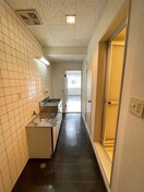 廊下 ﾎﾜｲﾄｷｬｯｽﾙ南小泉ﾋﾞﾚｼﾞA棟