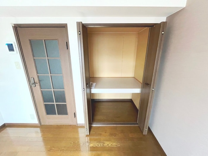 収納 ﾎﾜｲﾄｷｬｯｽﾙ南小泉ﾋﾞﾚｼﾞD棟