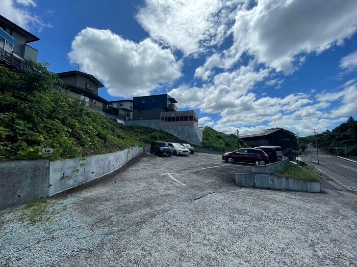 駐車場 セロー明通館