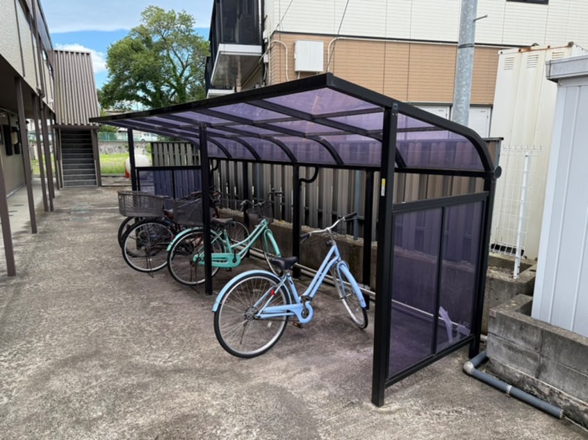 駐輪場 シャルマン