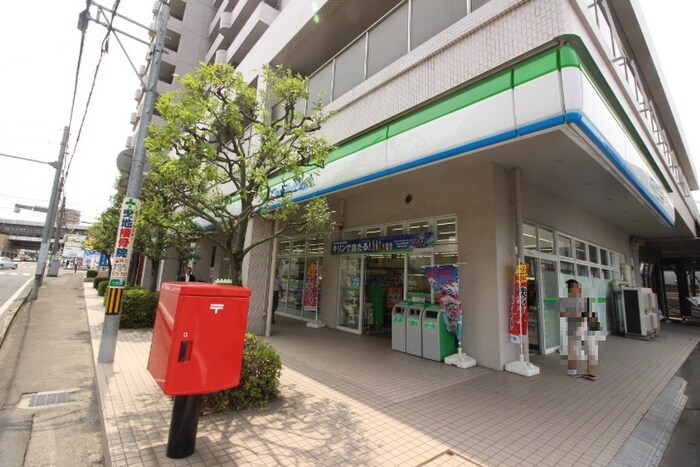ファミリーマート八乙女店(コンビニ)まで400m サンビレッジ