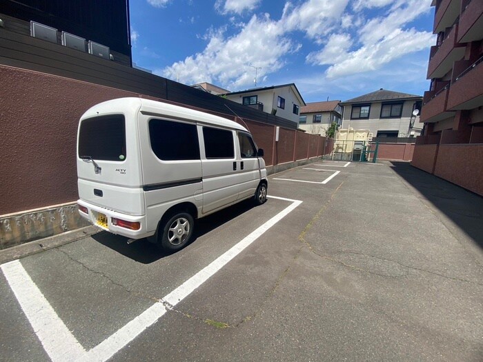 駐車場 ﾗｲｵﾝｽﾞﾏﾝｼｮﾝ一高前（505）