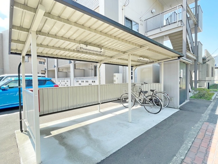 駐輪場 フラッツ市名坂