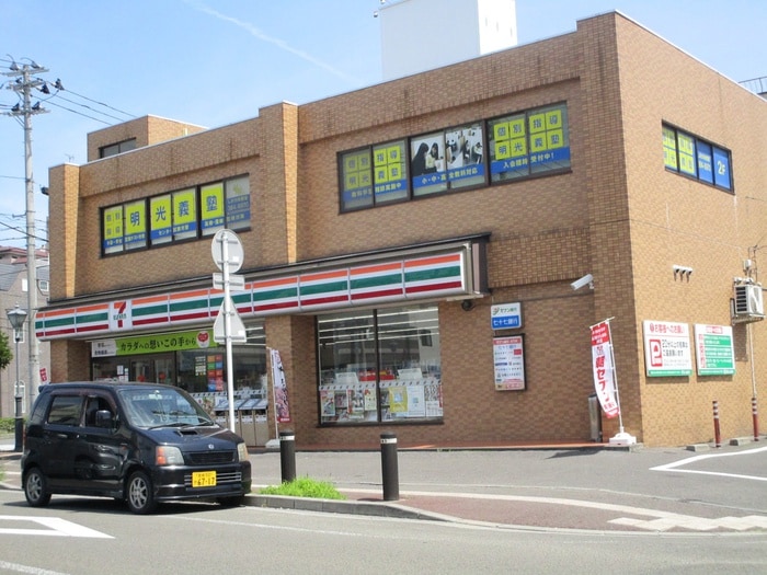 セブンイレブン(コンビニ)まで370m Azul旭町