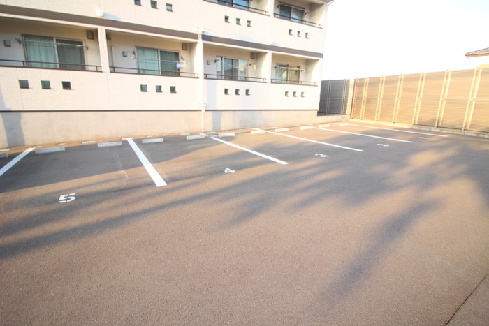 駐車場 クレストⅣ