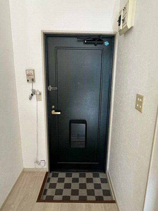 玄関 ホワイトキャッスル中倉7番館