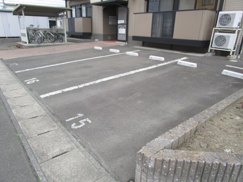 駐車場 クレセントガーデンⅢ