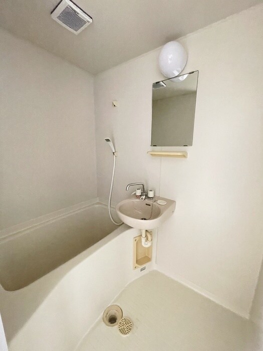 バス／シャワールーム等 アリスト