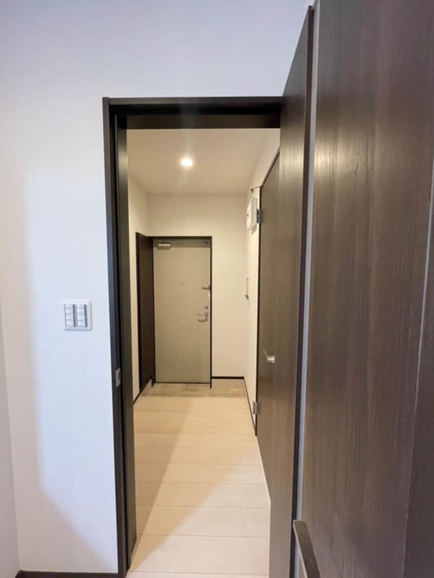 廊下 REGALEST泉中央