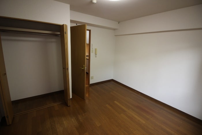 居室 アバンサール泉中央