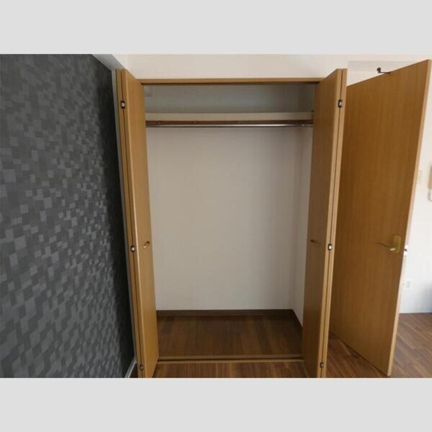 収納 アバンサール泉中央