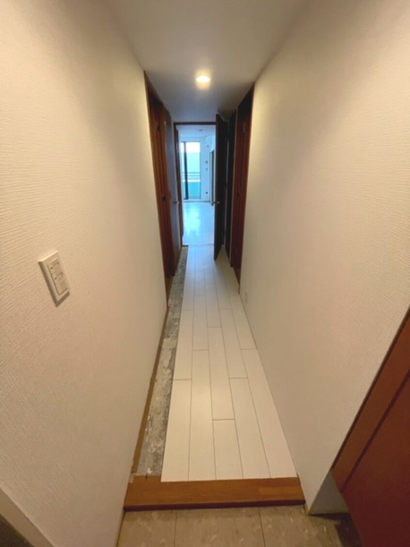 廊下 ガ－デンスクエア泉