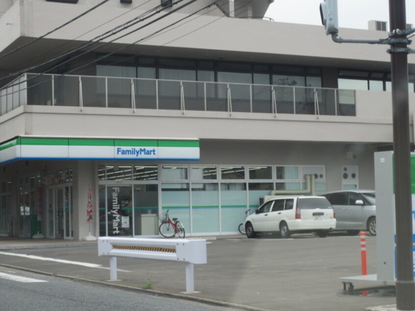 ファミリーマート八乙女中央店(コンビニ)まで450m タウンMK　B棟