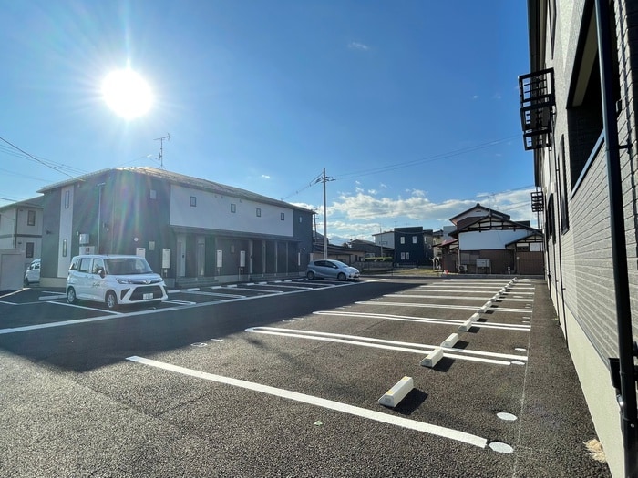 駐車場 アンレーヴ吉岡A