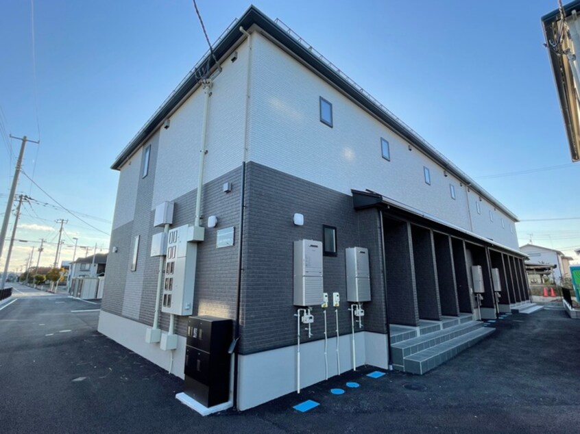 エントランス部分 アンレーヴ吉岡A