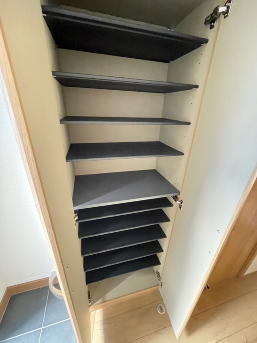 靴箱 アンレーヴ吉岡A