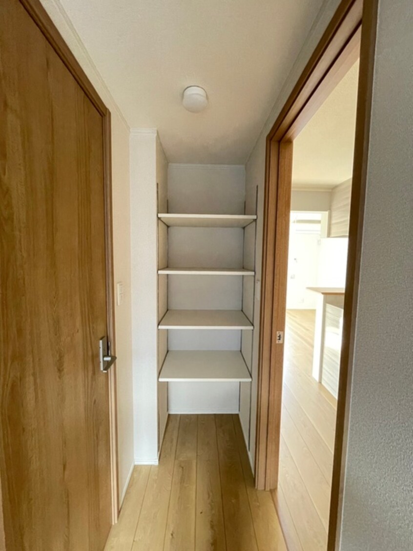 収納 アンレーヴ吉岡A