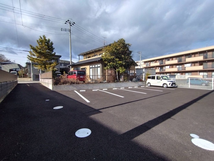 駐車場 リアーレ市名坂