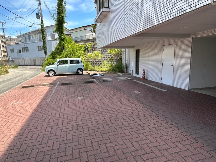 駐車場 カンダミニアム小松島