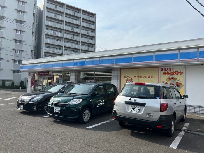 ローソン仙台宮城野三丁目店(コンビニ)まで800m Parc.Rela四季邸