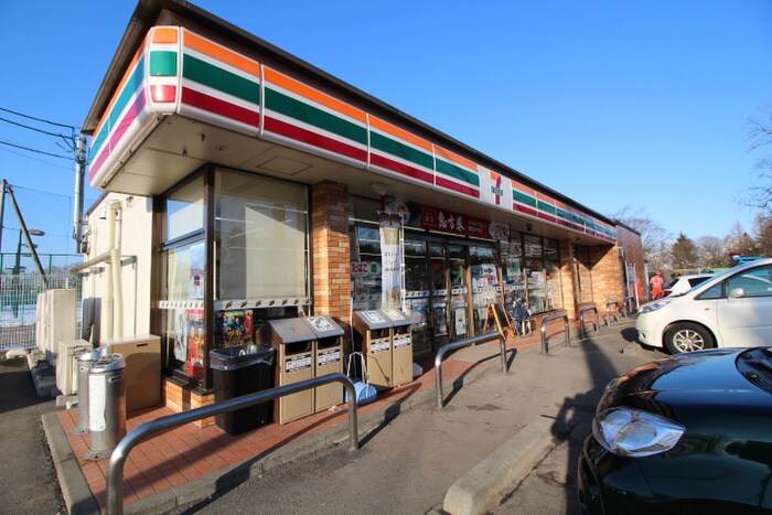 セブンイレブン(コンビニ)まで550m エクステリアＪＩＮ川内