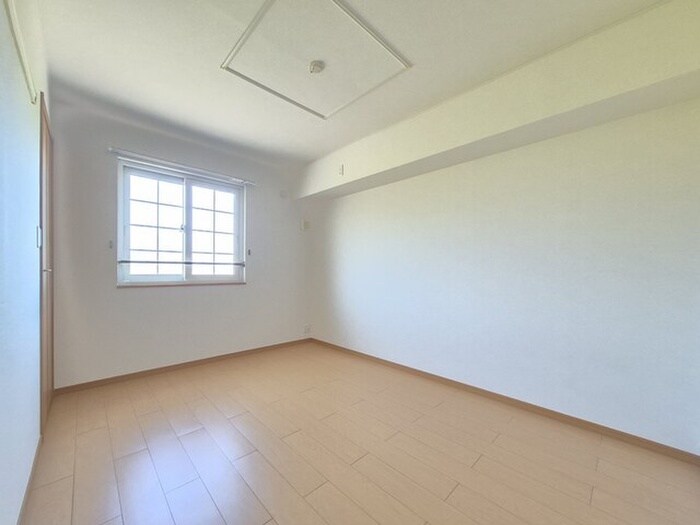 居室 ストロベリーハウスⅠ