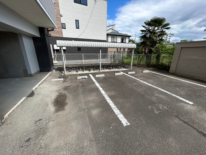 駐輪場 ア－バンフラッツ長町