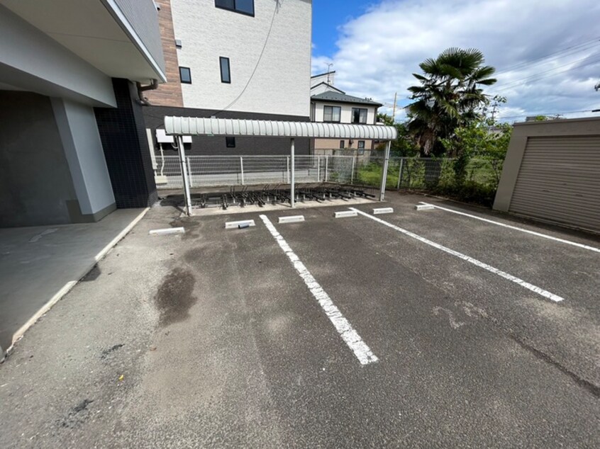 駐輪場 ア－バンフラッツ長町