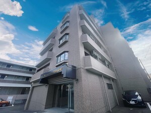 ﾗｲｵﾝｽﾞﾏﾝｼｮﾝ上杉東（203）