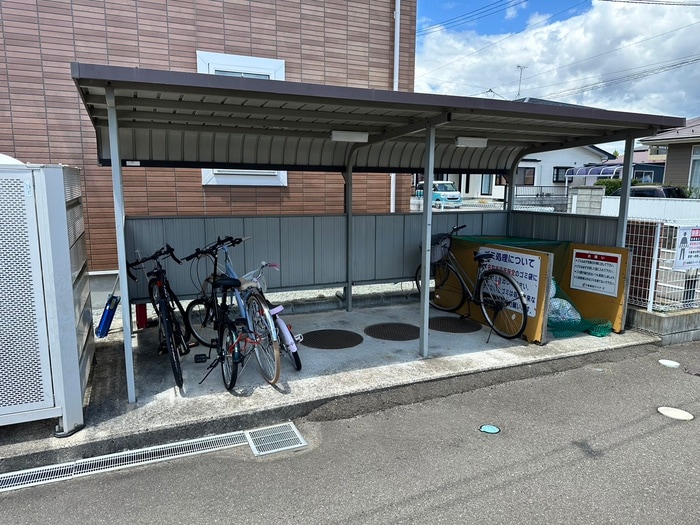 駐輪場 ティアラⅡ