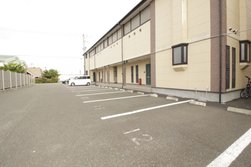 駐輪場 ＷＩＳＨ伊在参番館