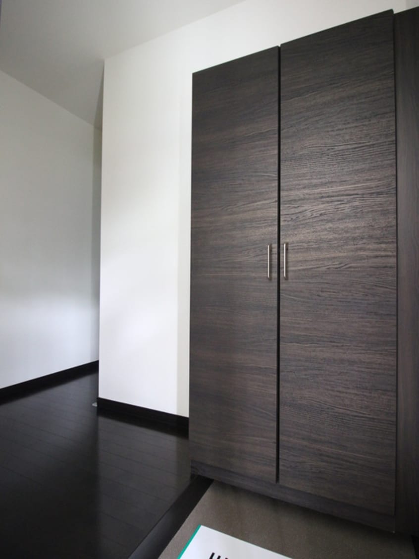 玄関 ＭＯＭＯ　ＫＡＭＩＳＵＧＩ