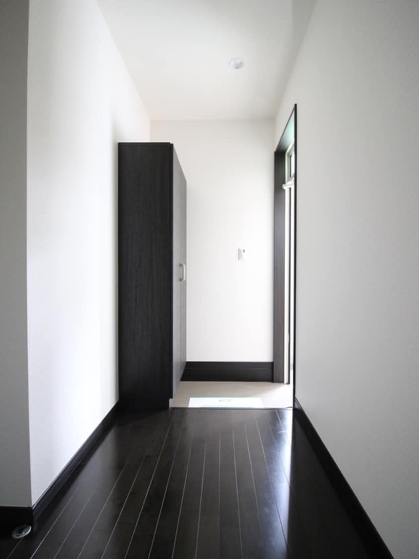 廊下 ＭＯＭＯ　ＫＡＭＩＳＵＧＩ