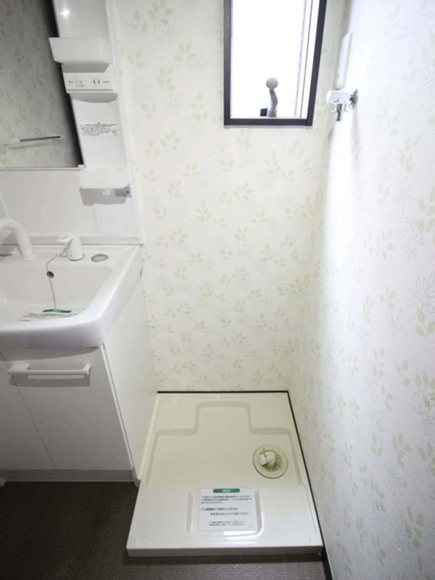 洗濯機置場 ＭＯＭＯ　ＫＡＭＩＳＵＧＩ