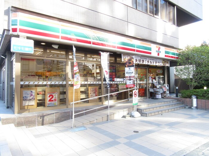 セブンイレブン(コンビニ)まで80m カスタリア勾当台公園