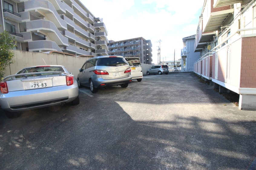 駐車場 オ－クレジデンス
