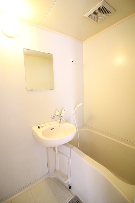 バス／シャワールーム等 オ－クレジデンス